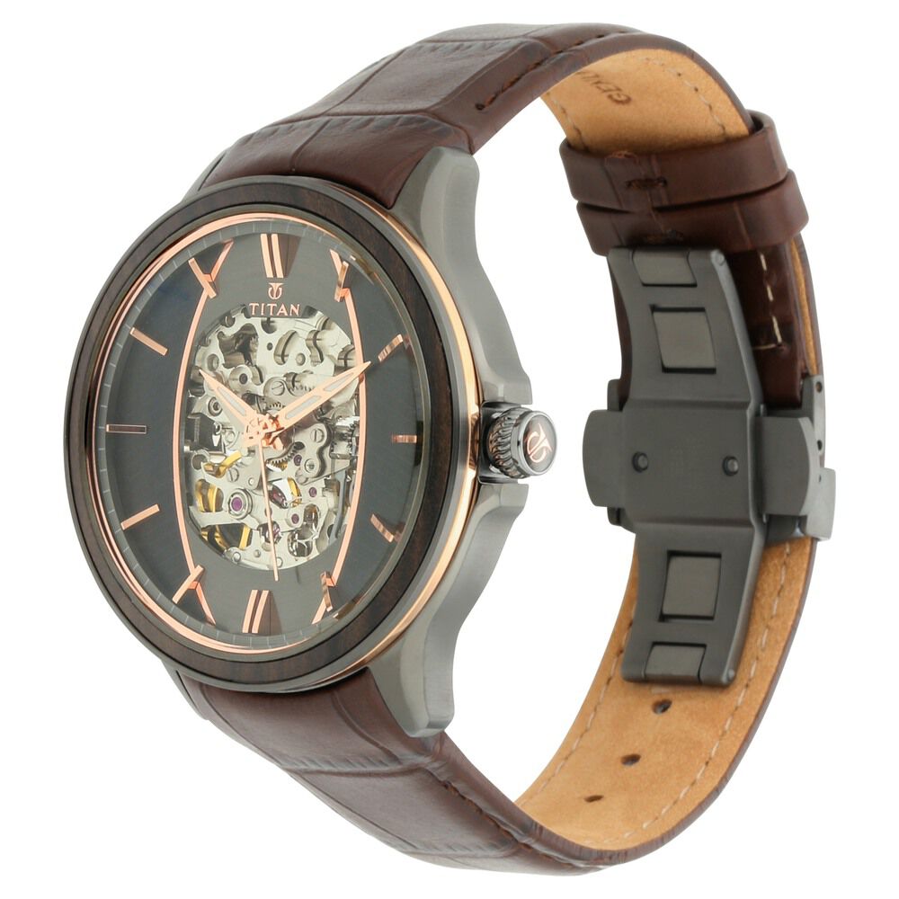 Buy Titan NQ1832KL01 Maritime Analog Watch for Men at Best Price @ Tata CLiQ