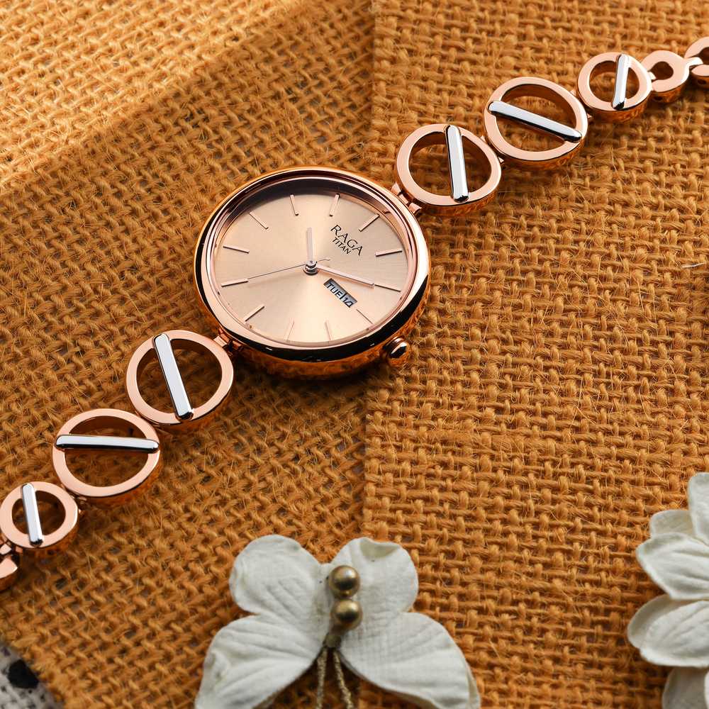 Buy Rose Gold-Toned Watches for Women by Daniel Klein Online | Ajio.com